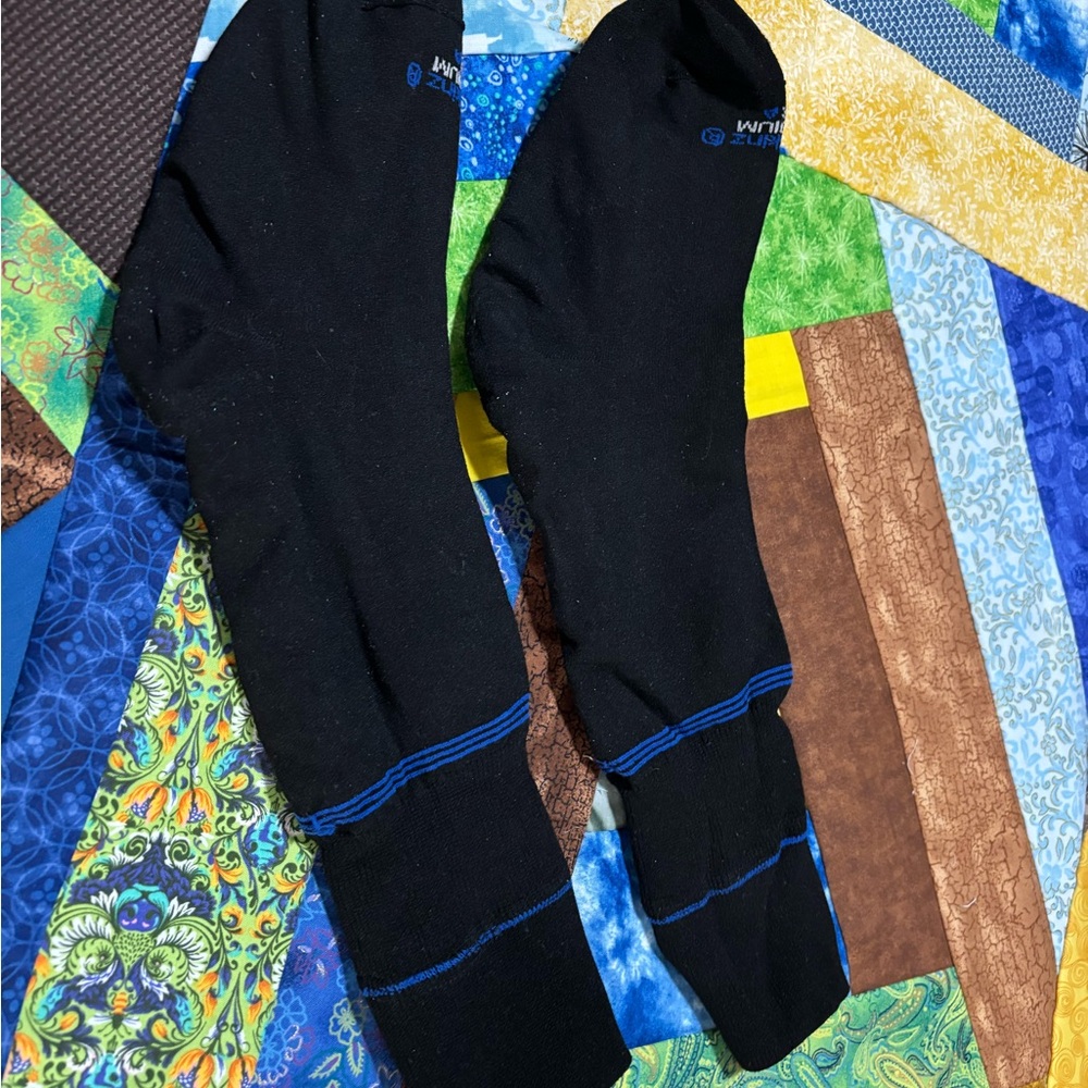 Black and Blue Sealskinz Medium Waterproof Socks Unisex